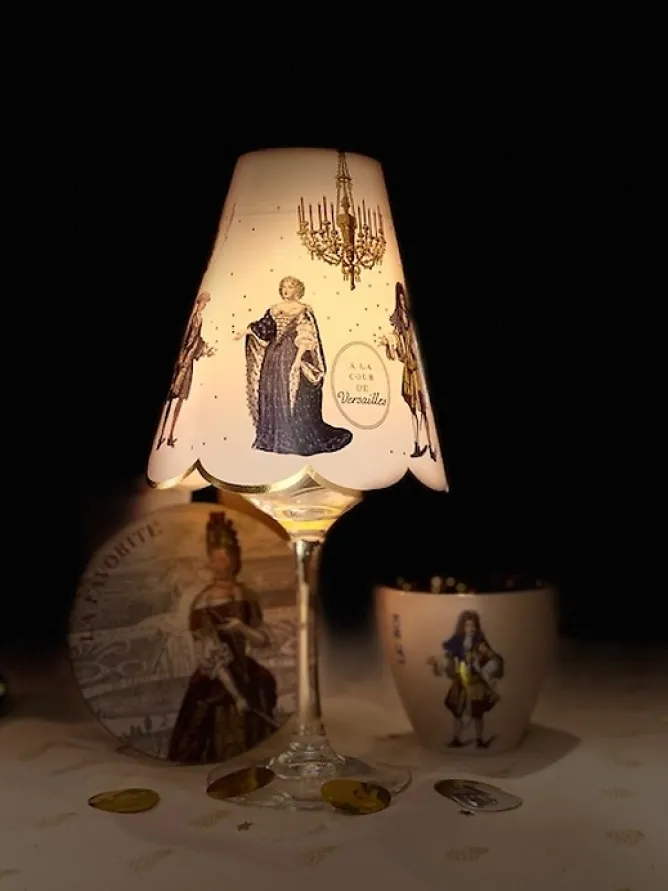 Boutiques de musées 2 Abat-jour de papier pour verres à pied "A la Cour de Versailles" Best