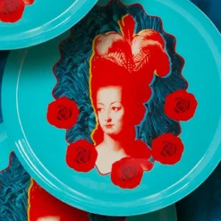 Design|Art De La Maison<Boutiques de musées Assiette murale Marie-Antoinette Pop Bleu ciel - ⌀ 22 cm
