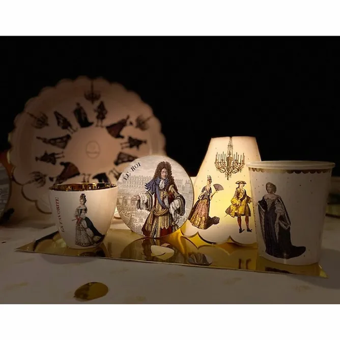Boutiques de musées 8 Assiettes en carton "A la Cour de Versailles" New