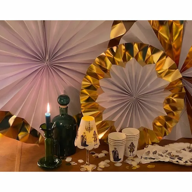 Boutiques de musées 8 Assiettes en carton "A la Cour de Versailles" New