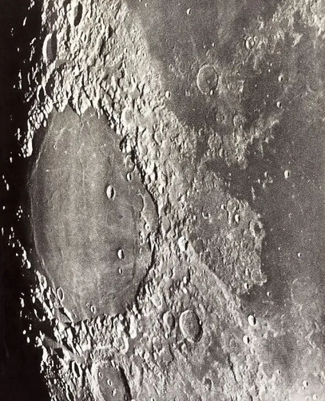 Boutiques de musées Atlas photographique de la lune, Taruntius Mer des aises Macrobius (panneaux aluminium) Best