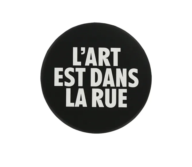 Pin'S<Boutiques de musées Badge L'Art est dans la rue Noir et Blanc
