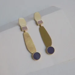 Boutiques de musées Boucles d'oreilles dorées collage lila - Joidart Online