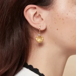 Boutiques de musées Boucles d'oreilles Nymphéa Perle de quartz rose - Les Cleias New