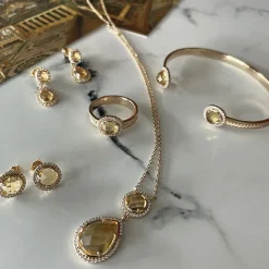 Boutiques de musées Boucles d'oreilles puces Hortense Outlet