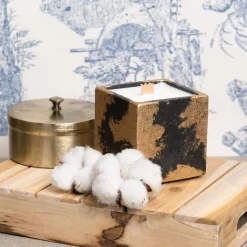 Design<Boutiques de musées Bougie parfumée - Béton Anthracite Patine Dorée