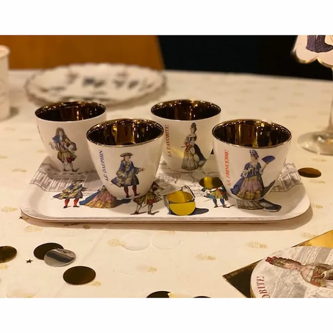 Boutiques de musées Coffret 2 Gobelets "A la Cour de Versailles" - Le Dauphin-La Princesse Hot