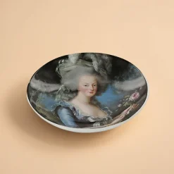 Boutiques de musées Coupelle Portrait de la reine Marie-Antoinette dit « à la rose » Sale