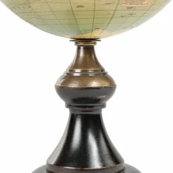 Boutiques de musées Globe Versailles Outlet
