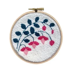 Boutiques de musées Kit Punch Needle 1 Motif Aima le Fuchsia New
