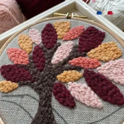 Boutiques de musées Kit Punch Needle 1 Motif Arbre d'automne Discount
