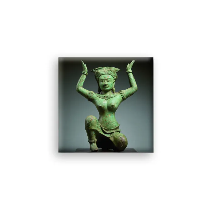 Boutiques de musées Magnet Personnage féminin agenouillé Clearance