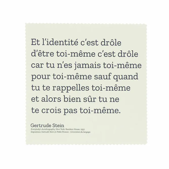 Accessoires Lunettes<Boutiques de musées Microfibre citation Gertrude Stein - Et l'identité c'est drôle... - 14x14 cm