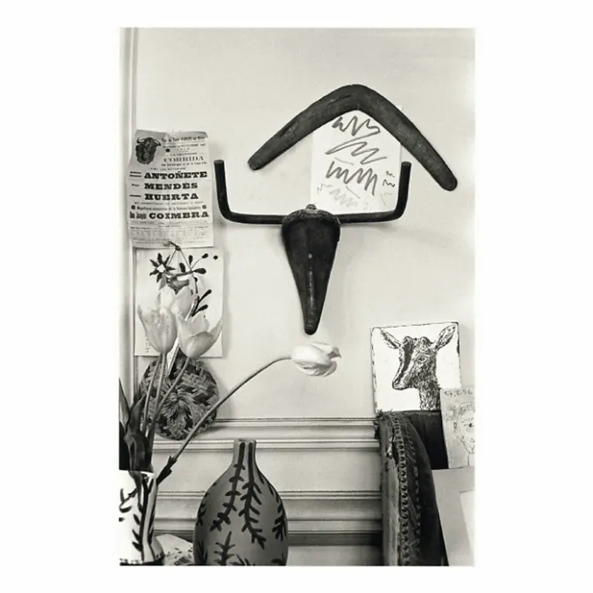 Affiches Et Reproductions<Boutiques de musées Reproduction sous Marie-Louise David Douglas Duncan - Sculpture Tête de taureau accrochée au mur du salon de l'atelier de La Californie, Cannes 1957