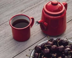 Art De La Table<Boutiques de musées Tasse émaillée rouge - Falcon enamelware